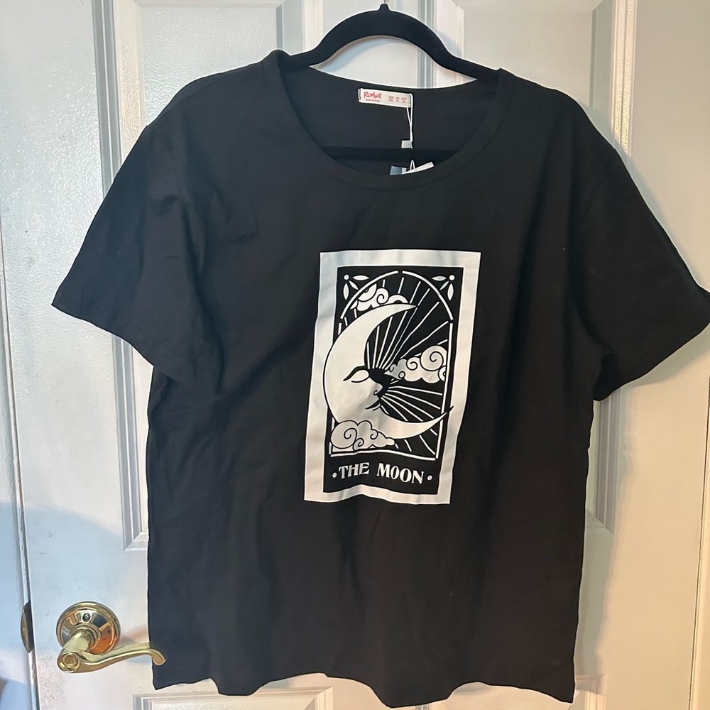 ROMWE The Moon Black Tshirt